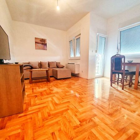 Apartman 44 Bijeljina Esterno foto