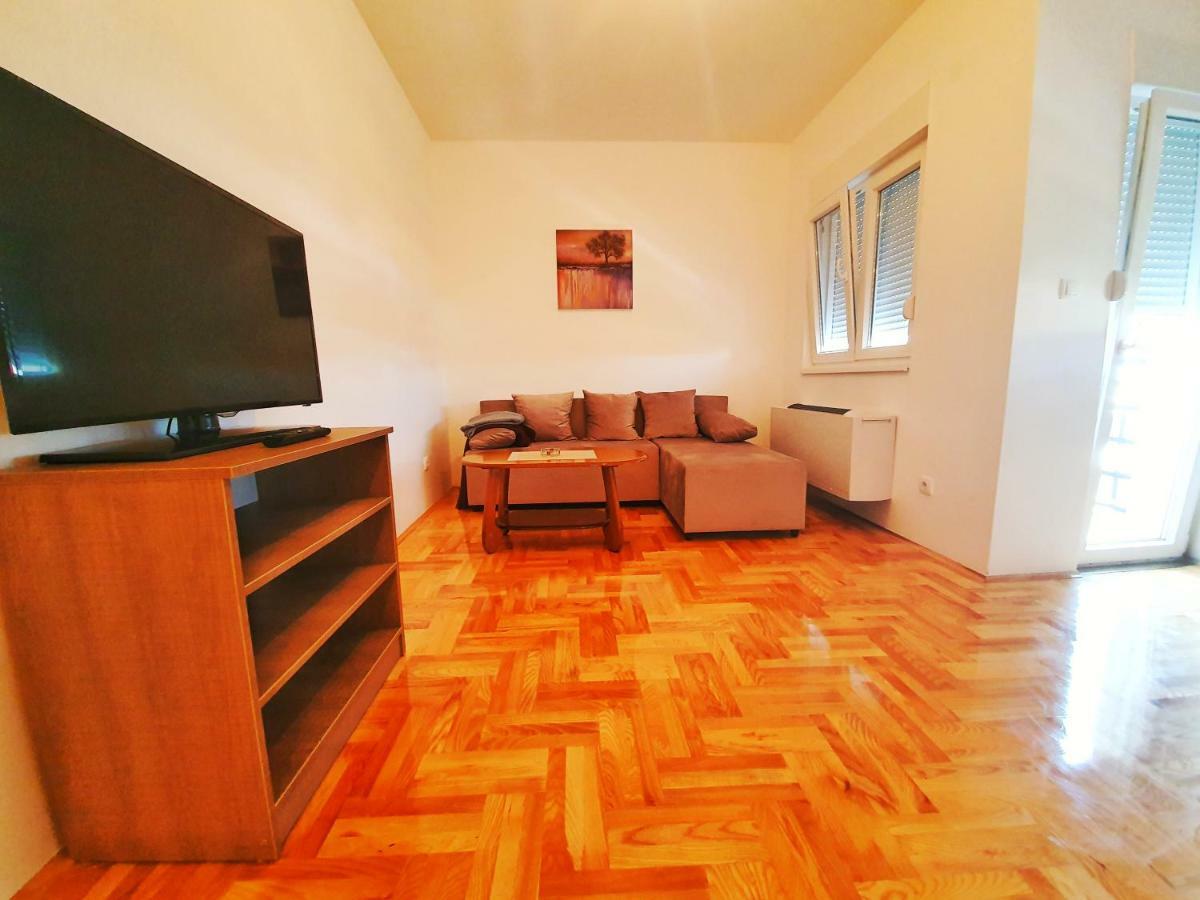 Apartman 44 Bijeljina Esterno foto