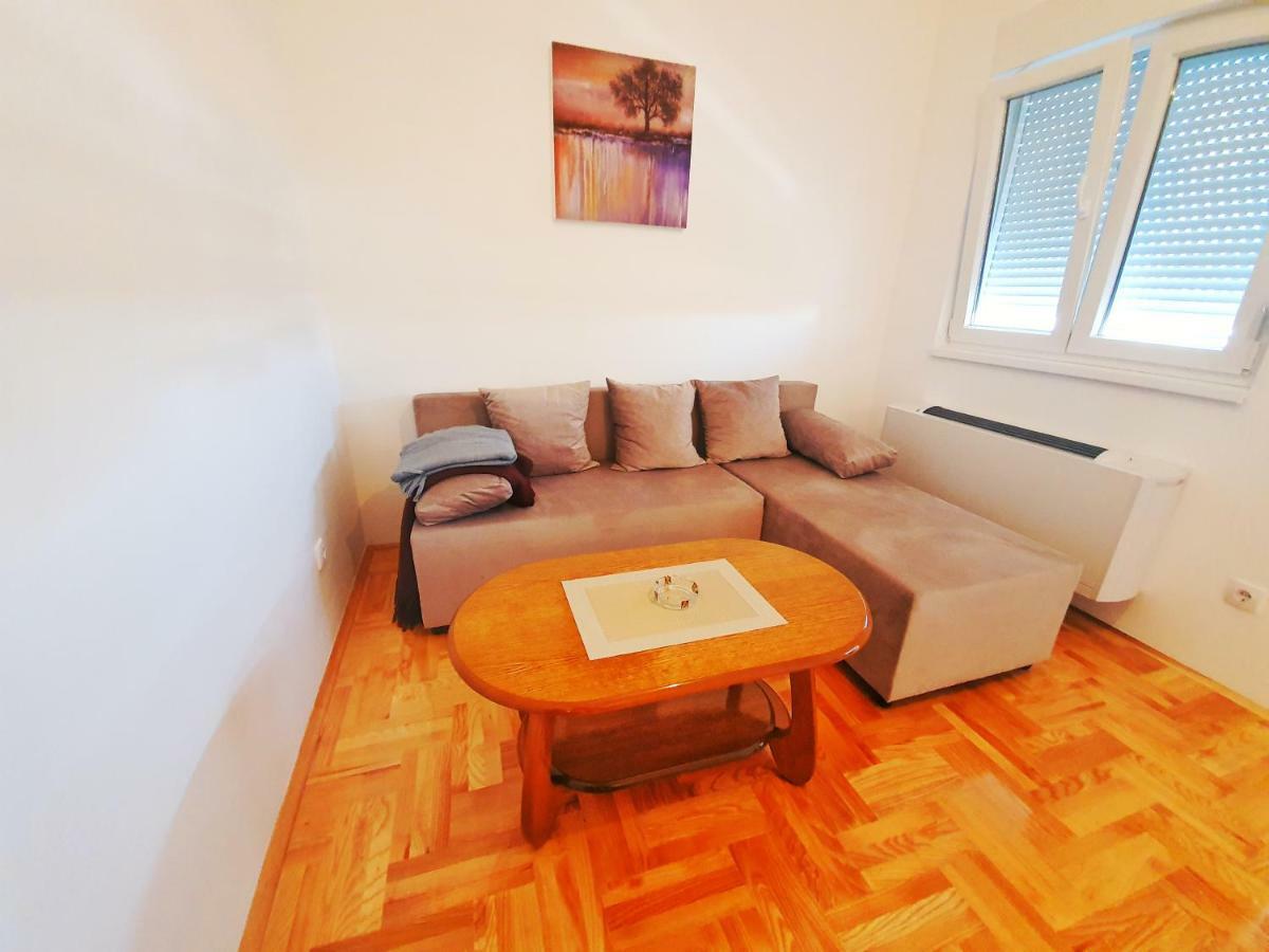 Apartman 44 Bijeljina Esterno foto