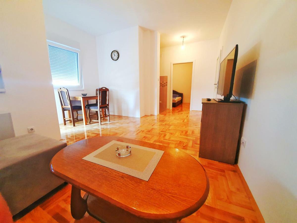 Apartman 44 Bijeljina Esterno foto